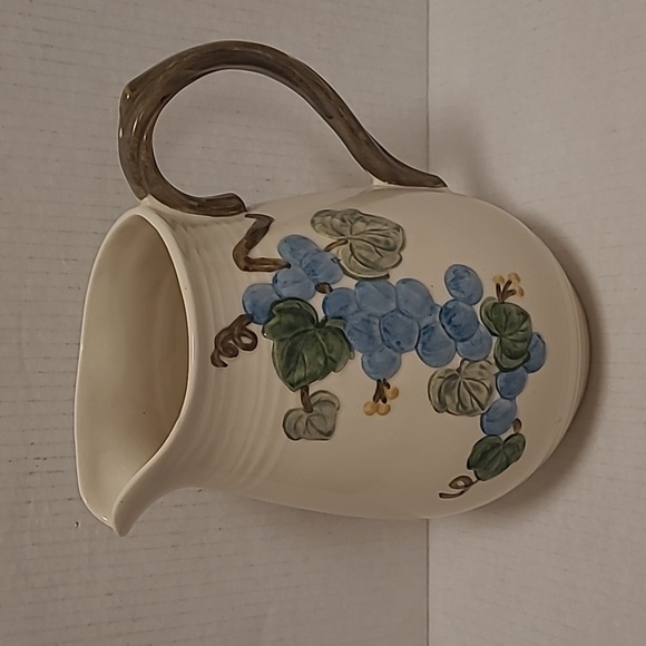 Vintage Metlox Poppytrail Pitcher with Blue Grapes - Picture 2 of 16